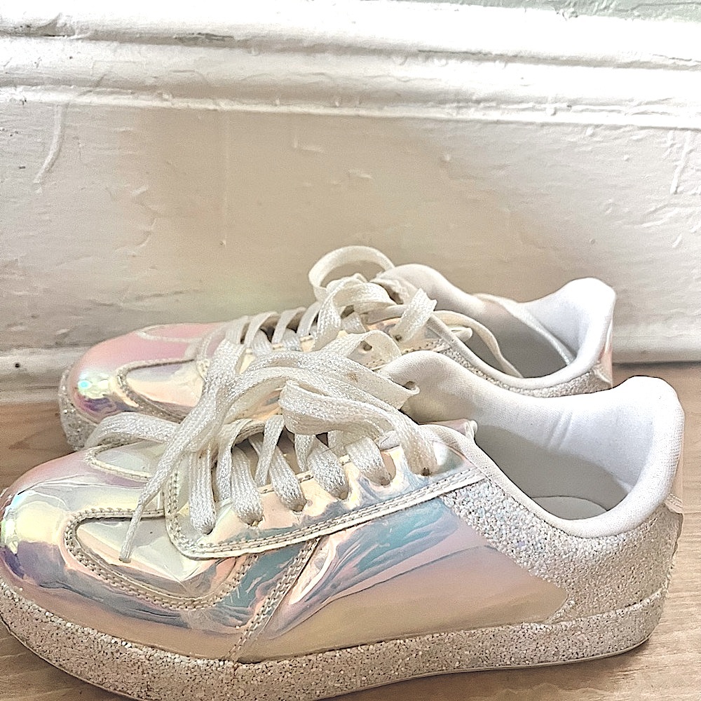 Roxy Rose Holographic Iridescent Sneakers with Glitter Accents Size 5.5